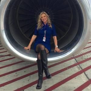 Meet your Posher, Dena